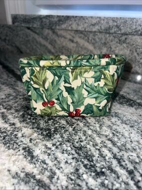 Longaberger salt and pepper Holiday Holly Print Basket  Insert